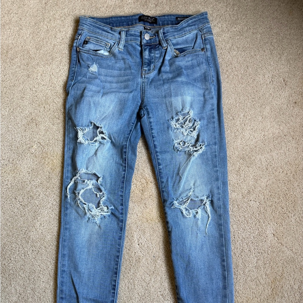 Judy Blue Light Blue Distressed skinny Jeans 7/28